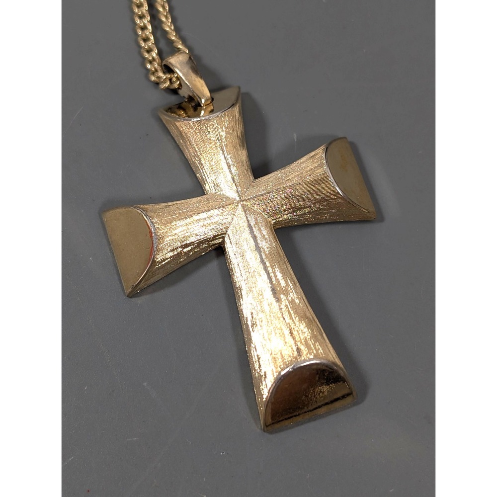 Vintage‎ Avon Florentine Brushed Gold Tone Cross Necklace 20 in